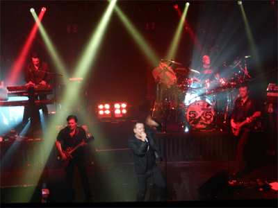 5x5 Live in full flight ©2012 Lionello