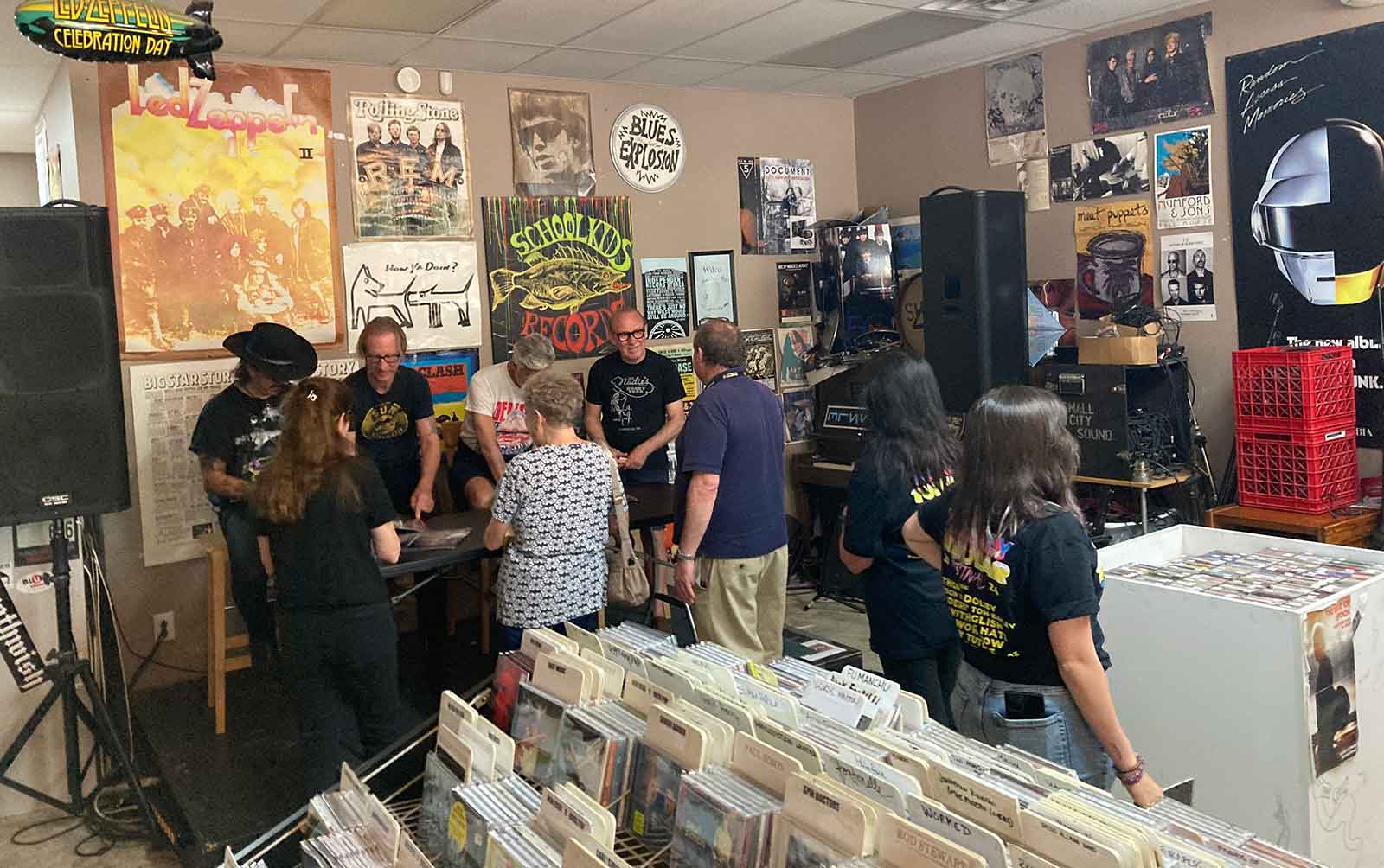 schoolkids-records Modern English record signing