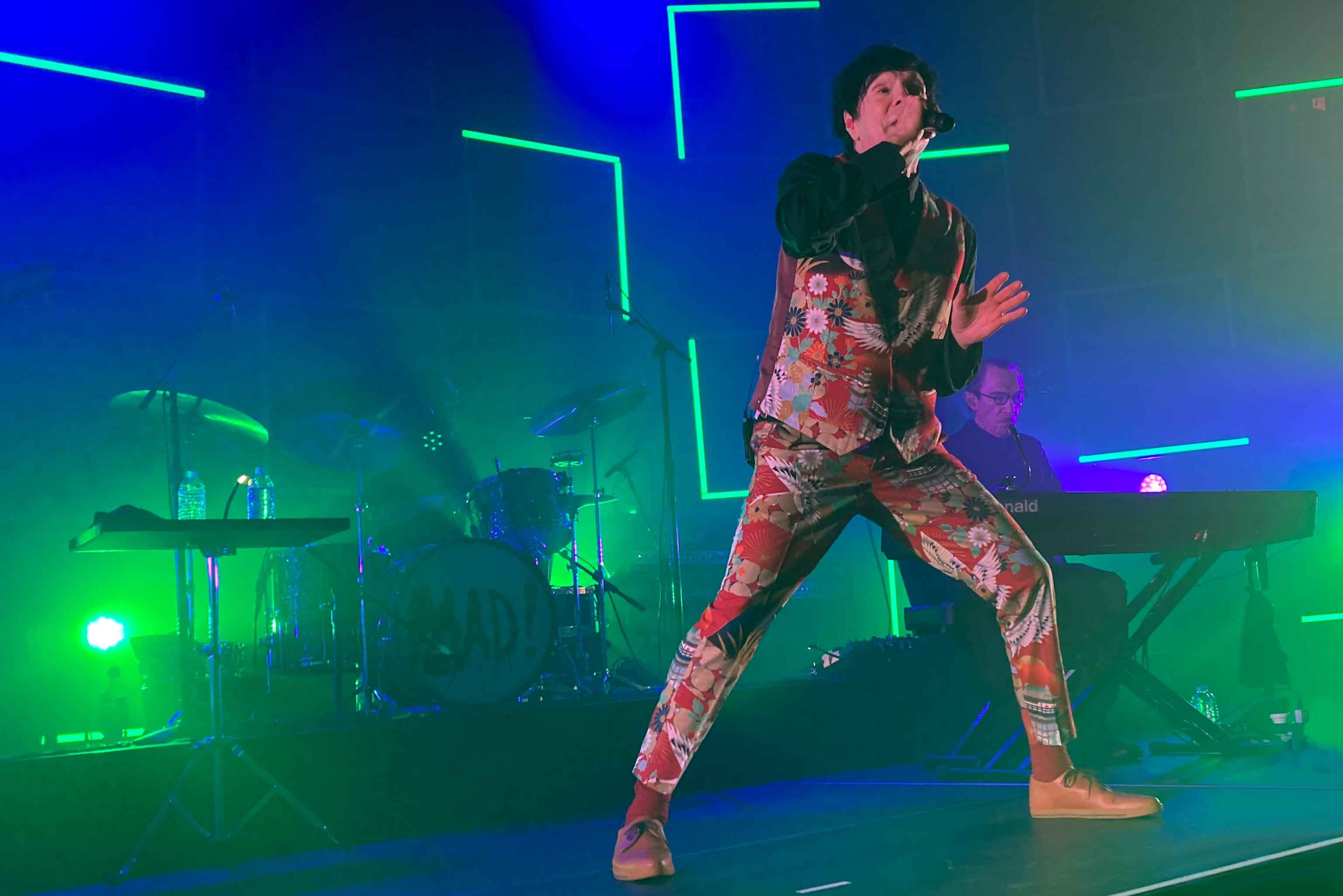 Sparks Russel Mael strikes a dramatic pose in Atlanta 9-5-25